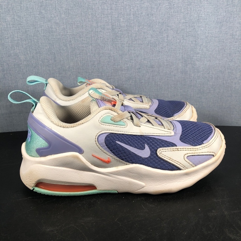 Nike Big Kids Air Max Bolt Sneaker Multicolor Blue White Athletic shoe size 13.5